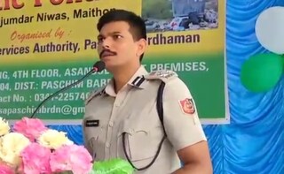 আলোচনা সভায় বক্তব্য রাখছেন পুলিশ কমিশনার সুধীর কুমার নীলকান্তম।