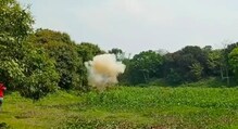 মালদহর কালিয়াচক থেকে উদ্ধার দুই জার তাজা বোমা মালদহর কালিয়াচক থেকে উদ্ধার দুই জার তাজা বোমা