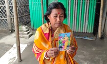 শিশুকে নিয়ে নিখোঁজ মা, চিন্তায় পরিবার শিশুকে নিয়ে নিখোঁজ মা, চিন্তায় পরিবার