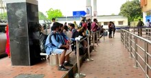 ফের ফাটল বাগডোগরা বিমানবন্দরের রানওয়েতে! ভোগান্তির শিকার যাত্রীরা