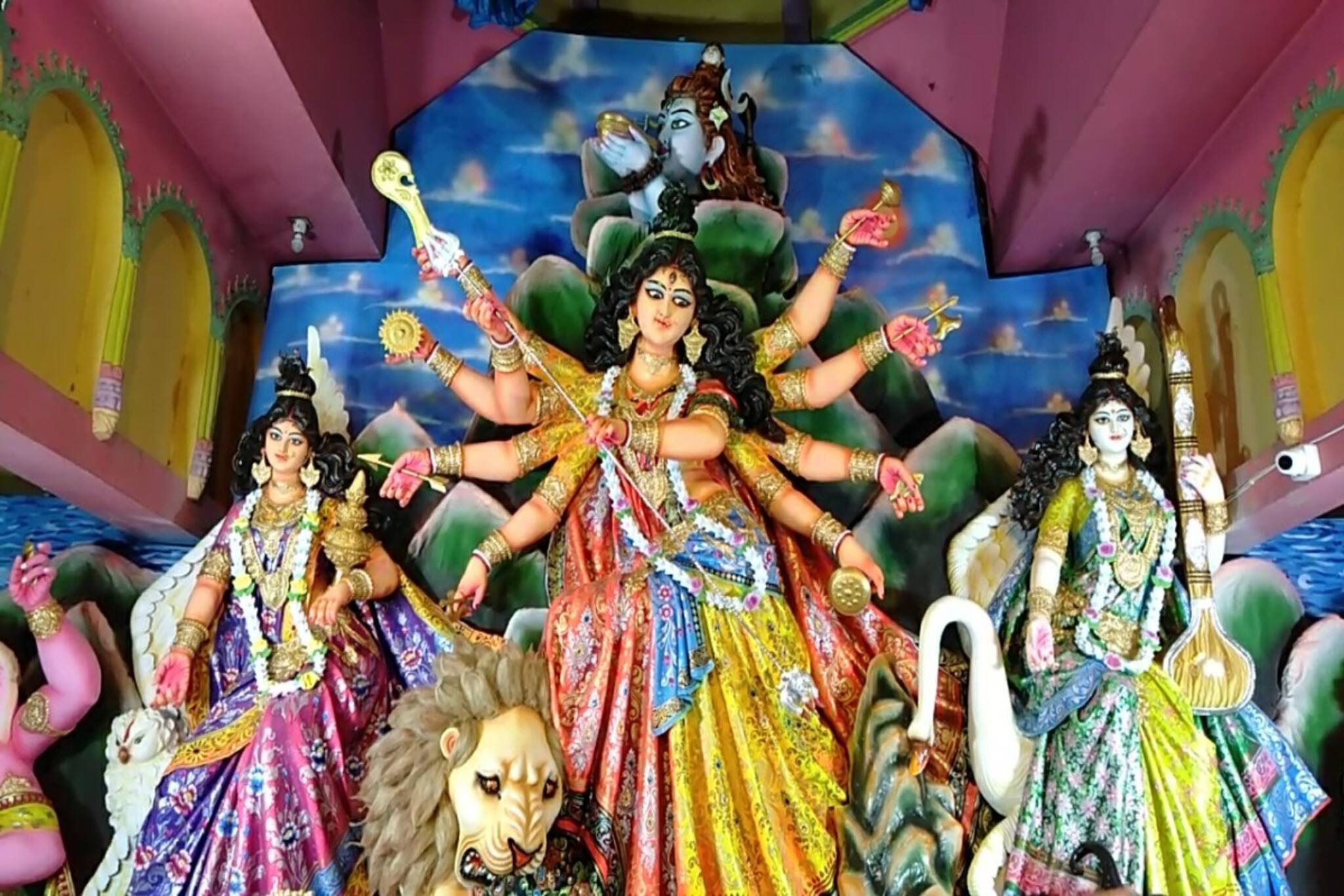 জমিদার থেকে গ্রামবাসী, হাত বদল হলেও জৌলুস কমেনি ময়না নতুন পুকুর চণ্ডীপুজোর 