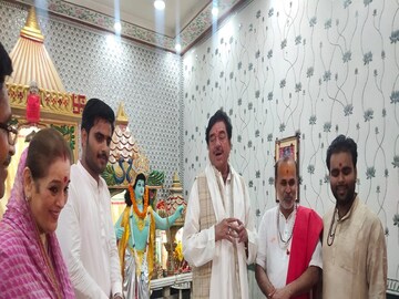 TMC candidate Shatrughna Sinha campaigns after completing Ram Navami Puja