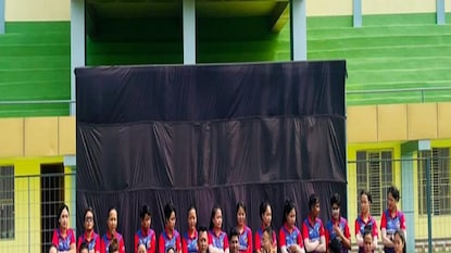 Birbhum News: By following covid 19 protocol women's friendly cricket match started Birbhum News: By following covid 19 protocol women's friendly cricket match started