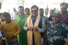 তৃণমূল প্রার্থী শত্রুঘ্ন সিনহার সঙ্গে দেদার সেলফি তুললেন ভোটাররা তৃণমূল প্রার্থী শত্রুঘ্ন সিনহার সঙ্গে দেদার সেলফি তুললেন ভোটাররা
