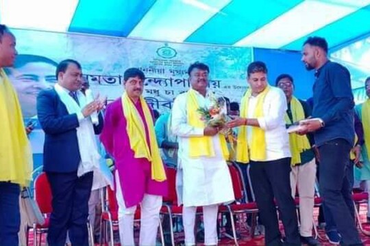  খুলল ডুয়ার্সের মধু চা-বাগান 