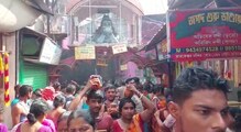 হাজার হাজার ভক্তের সমাগম তারকেশ্বর মন্দিরে হাজার হাজার ভক্তের সমাগম তারকেশ্বর মন্দিরে