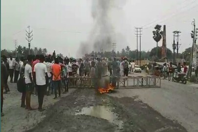 অবরুদ্ধ কল্যাণী এক্সপ্রেসওয়ে