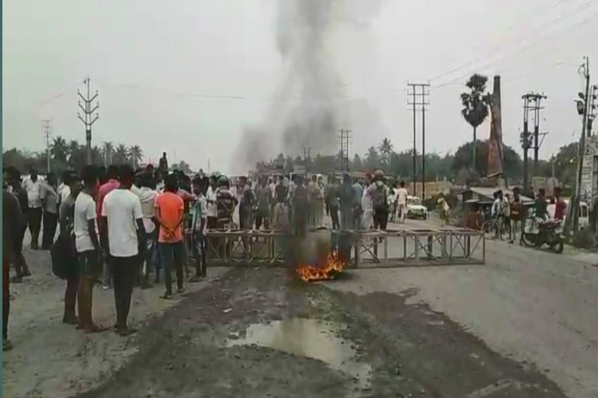 North 24 Parganas News: সাবওয়ে নির্মাণের দাবি নিয়ে কল্যাণী এক্সপ্রেসওয়েতে রাস্তা অবরোধ, দুর্ভোগে নিত্যযাত্রীরা