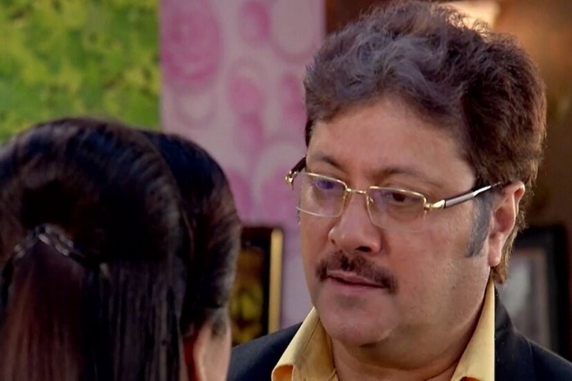স্ত্রী সংযুক্তা ও মেয়ে ডলের নানান ধরনের ছবি ও ভিডিও সোশ্যাল মিডিয়ায় ভাইরাল হয়েছে, তা বারেবারে প্রমাণ করে যে কীভাবে তাঁরা অভিষেককে মিস করছেন ৷ ছবি সৌজন্যে ফেসবুক ৷