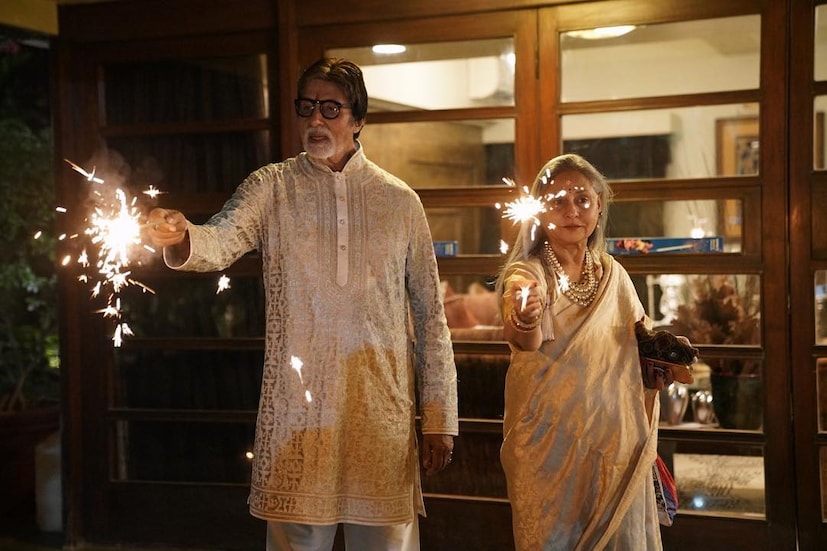 তারপরেই আসছে দীপাবলি, আলোর উৎসব৷ যে উৎসবে দূর হয়ে যাবে যাবতীয় অবসাদ, বিষাদ৷