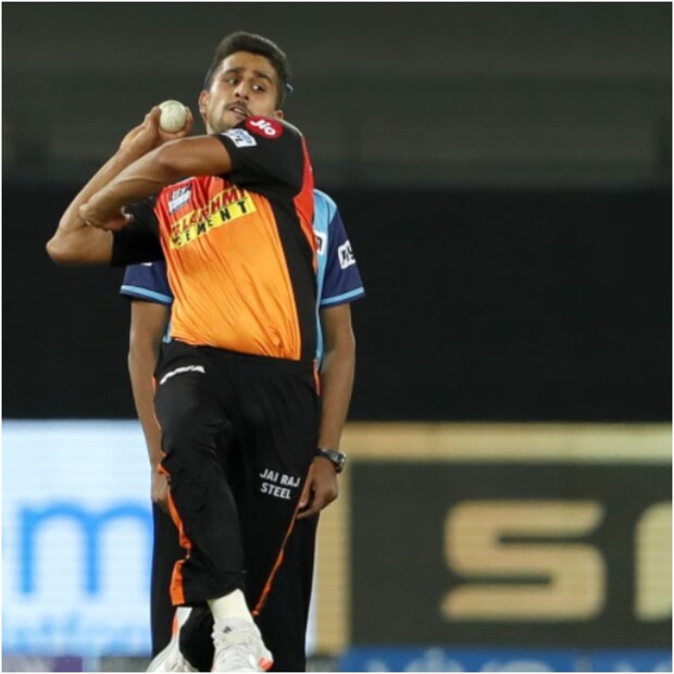 ২০১৭ সালেও পেশাদার ক্রিকেটে খেলা কাকে বলে,, জানতেন না উণরান। তখনও তিনি টেনিস বলে গলি ক্রিকেট খেলতেন।