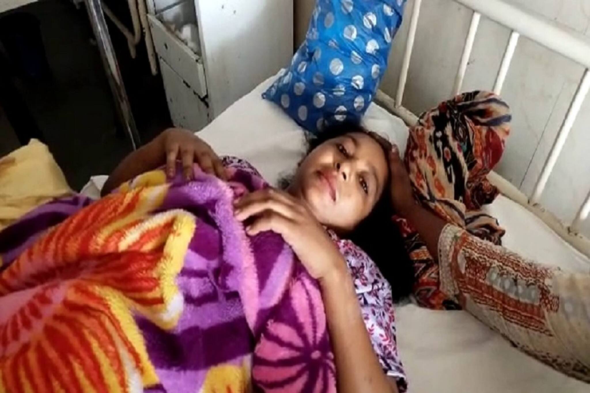 ১-২-৩ নয়, একসঙ্গে ৪ সন্তানের জন্ম দিলেন এই মহিলা! তুমুল ভাইরাল সব ছবি...