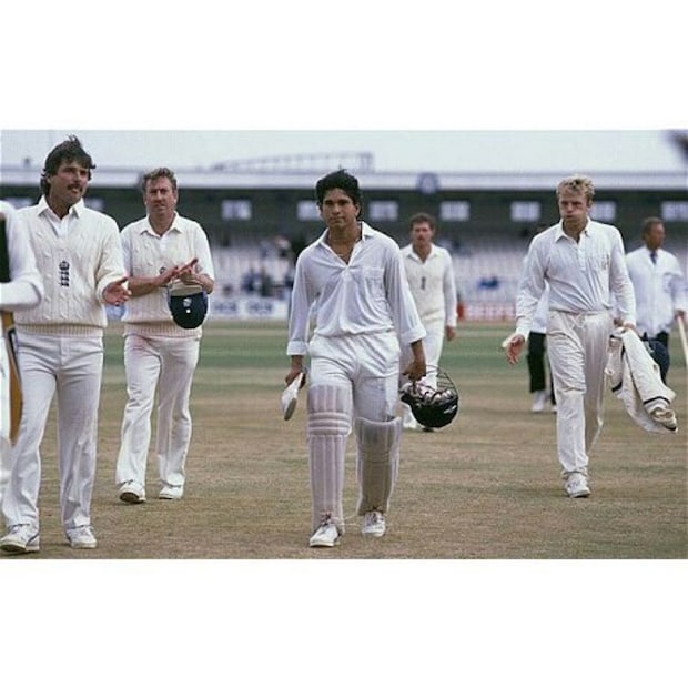 ১৯৯০ সালে প্রথম আন্তর্জাতিক সেঞ্চুরি সচিনের ওল্ড ট্রাফোর্ডে। 