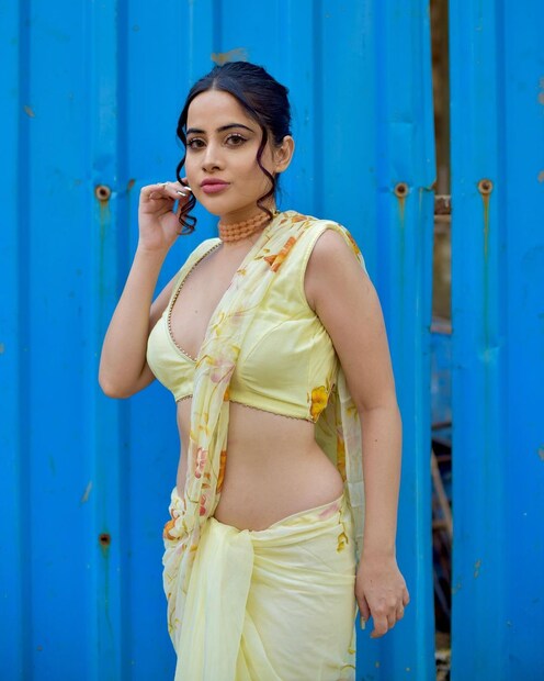 *কিন্তু মানুষ উরফিকে কুত্তা বলেও সম্বোধন করেছিল সেই সময়ে। পুরো শহর, এমনকি তাঁর পরিবারের অনেকেই তাতে জড়িত ছিল। একটা মেয়ে এমন পোশাক পরেছে, তা নাকি সাহসিকতার পরিচয়। ছবিটা ফেসবুকে আপলোড করেছিলে। ছবি: ইনস্টাগ্রাম। 