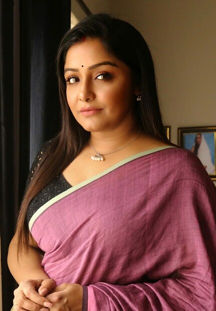 পরিচালক অর্ণব মিদ্যা এর আগে 'অন্দরকাহিনী' ছবিটি করেছেন। বেশ কয়েকটি পুরস্কার পেয়েছে ছবিটি। স্যান্ড আর্ক মিডিয়া প্রোডাকশন এই ছবির প্রযোজক। 