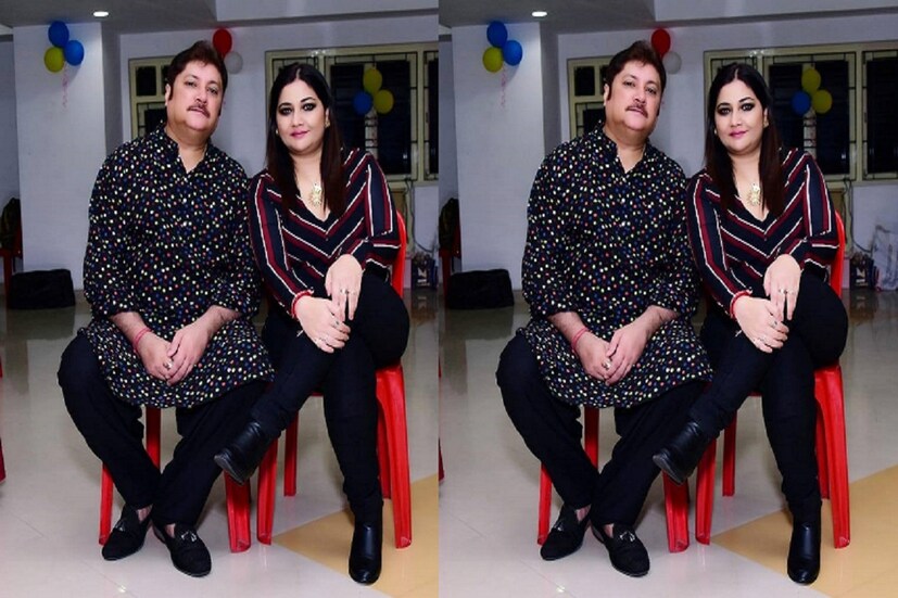 সংযুক্ত গর্জে উঠেছেন একের পর এক ছবিতে থেকে অভিষেককে বাদ দেওয়ার বিষয়েও ৷ অভিষেকের নামে মিথ্যাচারও হয়েছে এটিও দাবি করেছেন স্ত্রী সংযুক্তা ৷ ছবি সৌজন্যে ফেসবুক ৷