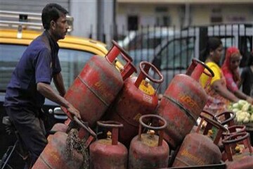 LPG Expiry Date: রান্নার গ্যাসের সিলিন্ডারে A, B, C বা D লেখা, জানেন এর অর্থ?