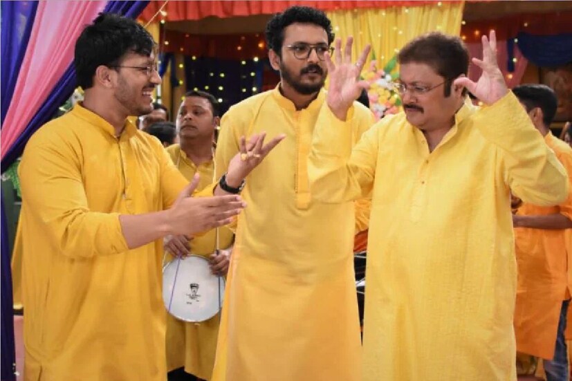 *চিত্রনাট্যকার তথা নির্মাতাদের এই সিদ্ধান্তে খুশি সকলেই। কারণ কৌশিক বসুর চরিত্রে অন্য কাউকে দেখতে চায় না খড়কুটো'র দর্শকরা। সংগৃহীত ছবি।