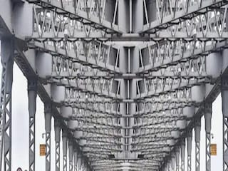 ফের চোখ রাঙাচ্ছে করোনাভাইরাস
প্রতীকী ছবি। 