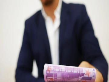 EMI Hike: rbi may shift focus to inflation and start hiking policy rates- Photo-Representative 