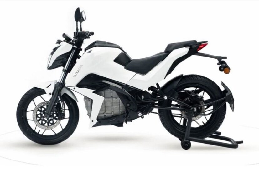 Tork Kratos R ইলেকট্রিক বাইক ৪ Kwh লিথিয়াম-আয়ন ব্যাটারি প্যাক লাগানো হয়েছে৷ এতে এক পাওয়ারফুল ইলেকট্রিক মোটর লাগানো হয়েছে ৷ যা ৯.০Kw  পাওয়ার আর ৩৮ Nm  টোর্ক জেনরেট করে৷ এই বাইকের সর্বোচ্চ স্পিড ১০৫ কিলোমিটার প্রতি ঘণ্টা হয়৷