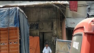 ভেজাল সিমেন্ট কারখানায় পুলিশের হানা৷ ভেজাল সিমেন্ট কারখানায় পুলিশের হানা৷