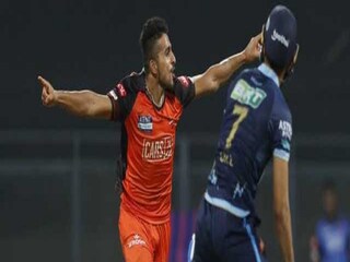 পাঁচটি উইকেট নিয়েও
সানরাইজার্সকে জেতাতে পারলেন না উমরান
