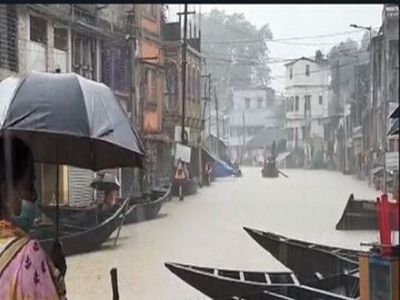 প্রতি বছর বন্যায় এটাই ঘাটালের চেনা ছবি৷ 