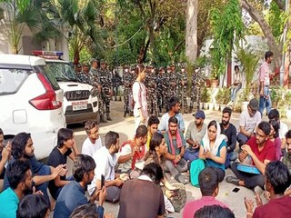 জেএনইউ কাণ্ডের প্রতিবাদে পড়ুয়াদের বিক্ষোভ৷ 