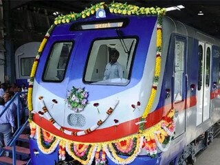 চালক কোথায়? শোরগোল কলকাতা মেট্রো রেলে চালক কোথায়? শোরগোল কলকাতা মেট্রো রেলে