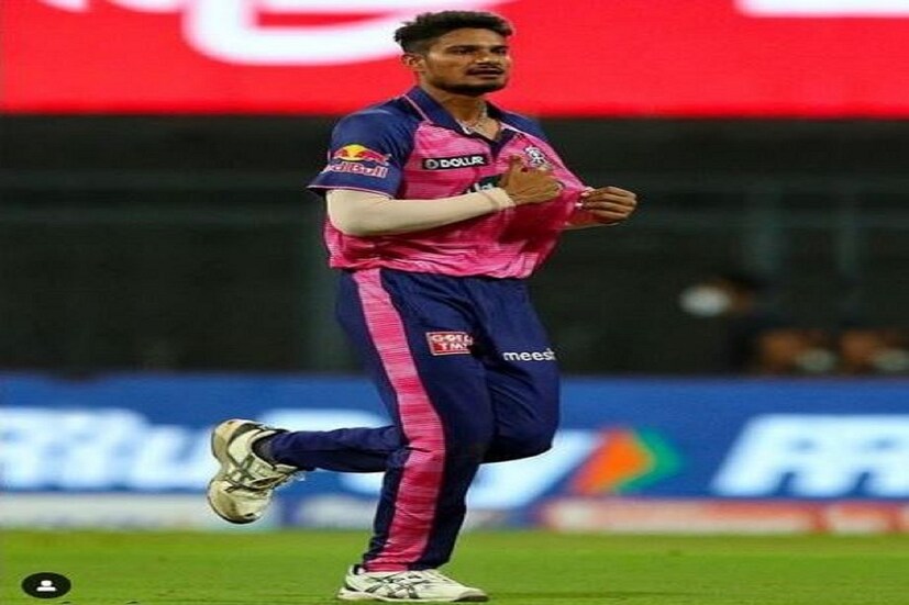 কুলদীপ সেন মধ্যপ্রদেশের রিভা জেলার হরিহরপুর গ্রাম থেকে আসেন৷ তাঁর বাবা রামপাল সেন শহরের সিরমোর চৌরাস্তায় ছোট্ট হেয়ার সেলুনের দোকান৷ রামপাল ও গীতা সেন পাঁচ বাচ্চা৷ তিন ভাইয়ের মধ্যে কুলদীপ সবচেয়ে বড়৷ (PIC-150kuldeep)