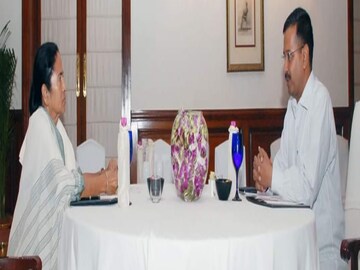 মমতা বন্দ্যোপাধ্যায়-অরবিন্দ কেজরিওয়াল বৈঠক 