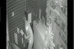 চাদর দিয়ে ঢাকা দোকানের শাটার, CCTV-তে ধরা পড়ল মারাত্মক দৃশ্য! সোনারপুরে শোরগোল