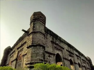 প্রাচীন বাংলার রাজধানী গৌর। 
