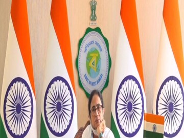 নবান্নে সাংবাদিক বৈঠকে মুখ্যমন্ত্রী মমতা বন্দ্যোপাধ্যায়৷ 