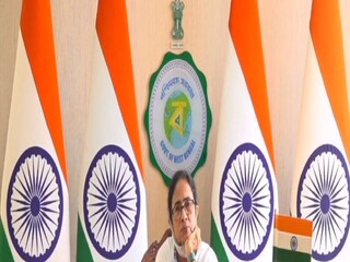 নবান্নে সাংবাদিক বৈঠকে মুখ্যমন্ত্রী মমতা বন্দ্যোপাধ্যায়৷ নবান্নে সাংবাদিক বৈঠকে মুখ্যমন্ত্রী মমতা বন্দ্যোপাধ্যায়৷