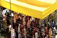এই গরমে বিয়ে, বরকে ঠান্ডা রাখতে বরযাত্রীদের কাণ্ড দেখলে চোখ কপালে উঠবে! দেখুন এই গরমে বিয়ে, বরকে ঠান্ডা রাখতে বরযাত্রীদের কাণ্ড দেখলে চোখ কপালে উঠবে! দেখুন