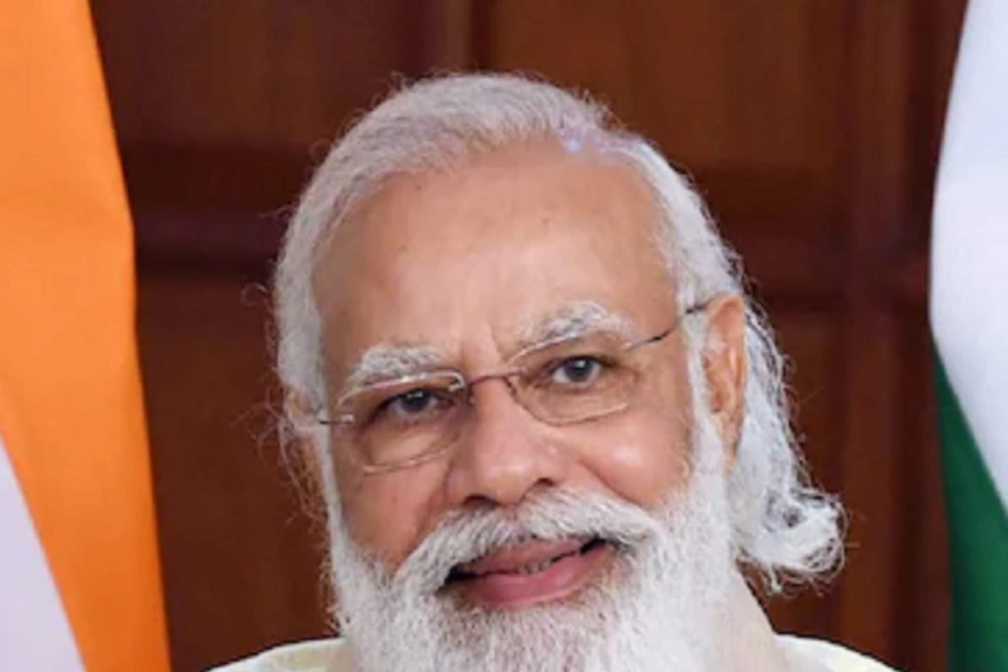 প্রয়াত গায়িকা লতা মঙ্গেশকরের নামে প্রথম পুরস্কার, সম্মানিত নরেন্দ্র মোদি!