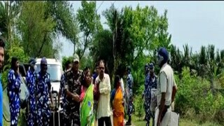 পরিস্থিতি সামাল দিতে এলাকায় যায় বিশাল পুলিশ বাহিনী৷ 