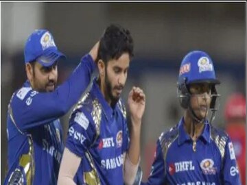 Mumbai Indians vs Kolkata Knight Riders- Photo-(AFP)