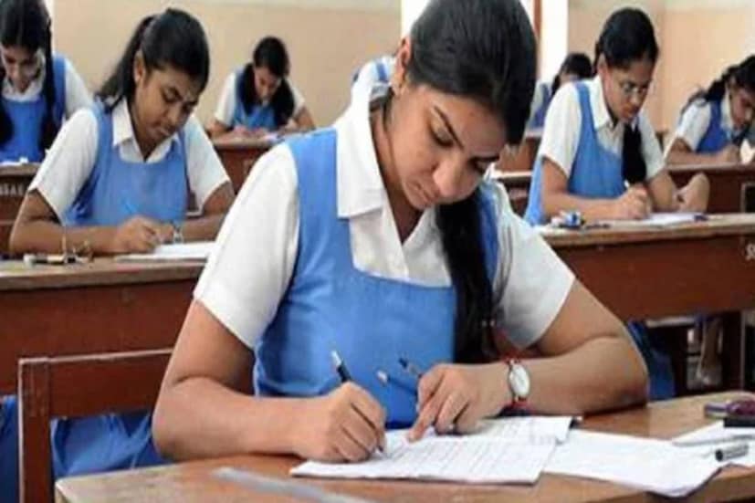 এখন পরীক্ষায় নম্বর অনেক পাওয়া গেলেও আগে শিক্ষকরা নম্বর দেওয়ার ক্ষেত্রে এত দরাজহস্ত ছিলেন না৷ তখন পরীক্ষার উত্তরপত্র দেখার মাপকাঠি ছিল আলাদা৷ মানদণ্ড ছিল কঠিন৷