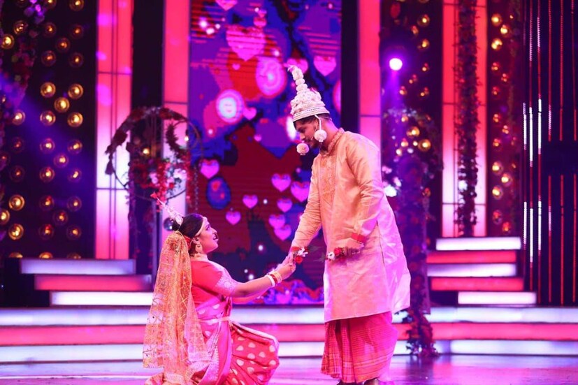 জানালেন, তাঁদে ছেলে কেশব যখন ছোট, একবার তাঁর বেশ জ্বর এসেছিল।