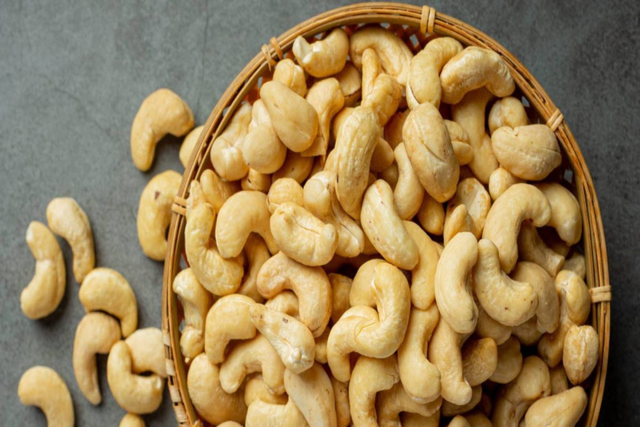 কাজুবাদাম কি শুধুই খাওয়ার জন্য? নাকি শরীরের অন্য কাজেও লাগে?