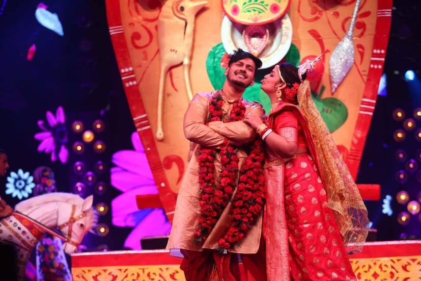 বেশ কয়েক বছর ধরে টেলিভিশনে অভিনয় করা এই জুটি দর্শকদের কাছে খুবই জনপ্রিয়।