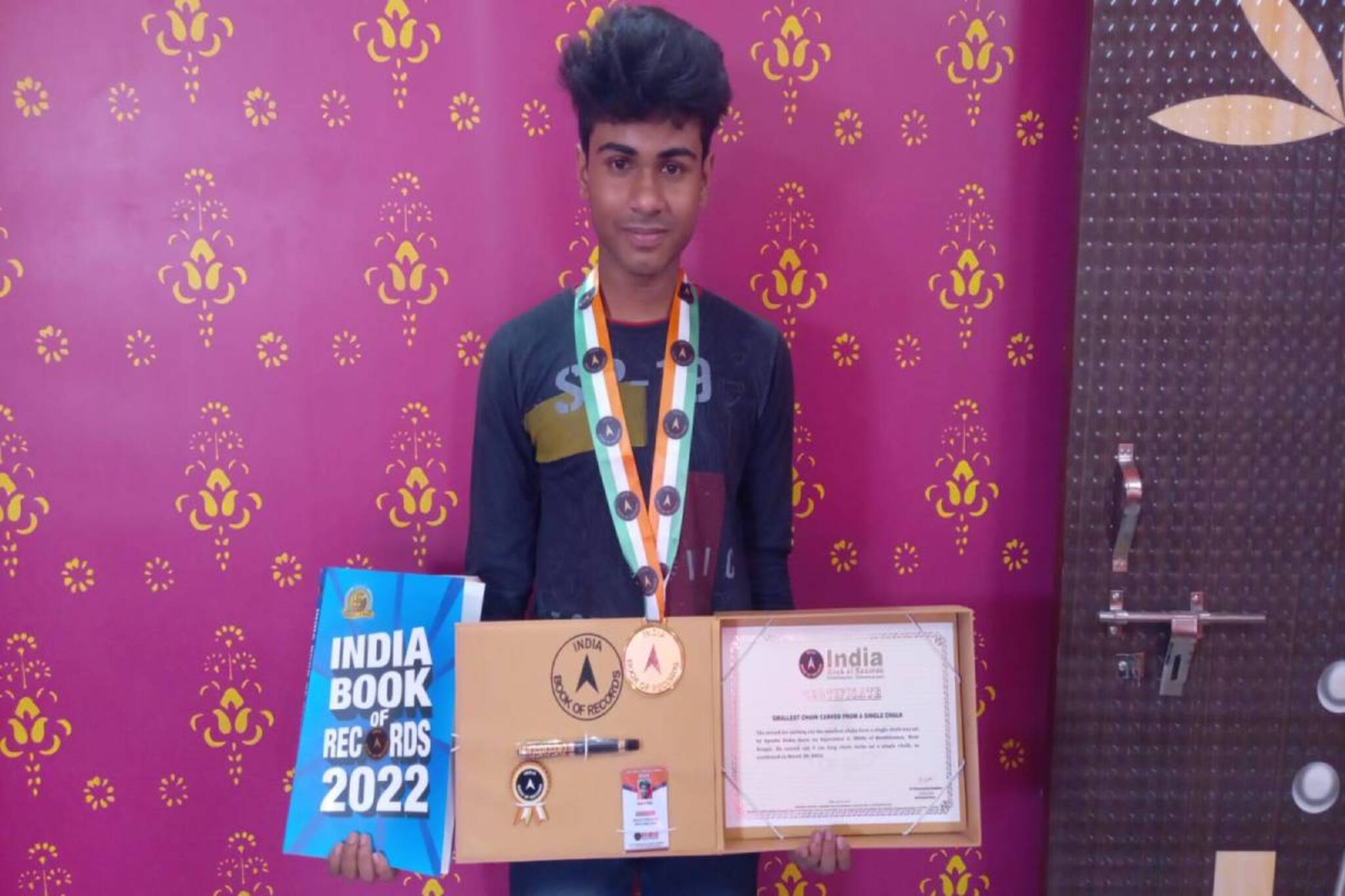 India Book of Records : লকডাউন শিখিয়েছে শিল্পকলা; স্বীকৃতি ইন্ডিয়া রেকর্ড বুকের