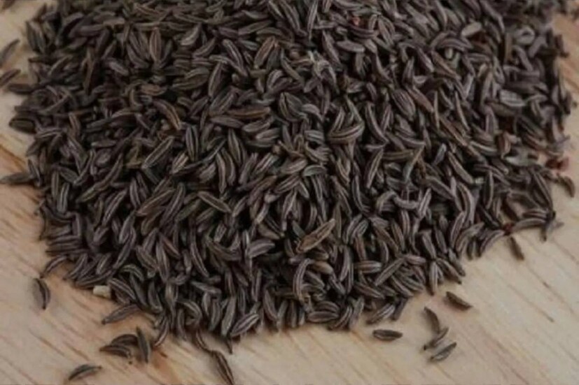 আয়ুর্বেদ শাস্ত্রে বলা হয়, মাত্র কুড়ি দানা সাদা বা কালো জিরে ভিজিয়ে রাখতে হবে রাতভর৷ তার পর সকালে সেই দানা ভেজানো জল পান করতে হবে৷