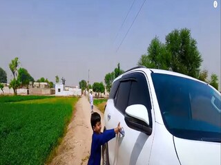 গাড়ি চালিয়ে দেখালো ৮ বছরের আয়ান৷ 