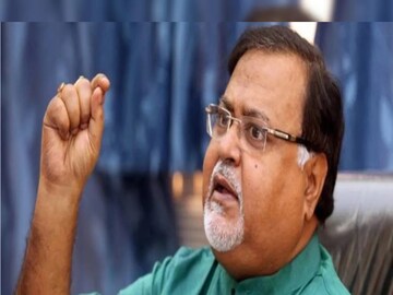 বিপাকে পার্থ চট্টোপাধ্যায়ের৷ 