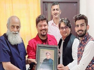 কে ভি বিজয়েন্দ্র প্রসাদ, রাম কমল মুখোপাধ্যায়, সুজয় কুট্টি, শৈলেন্দ্র কুমার, সূর্য শর্মা (বাঁ দিক থেকে)