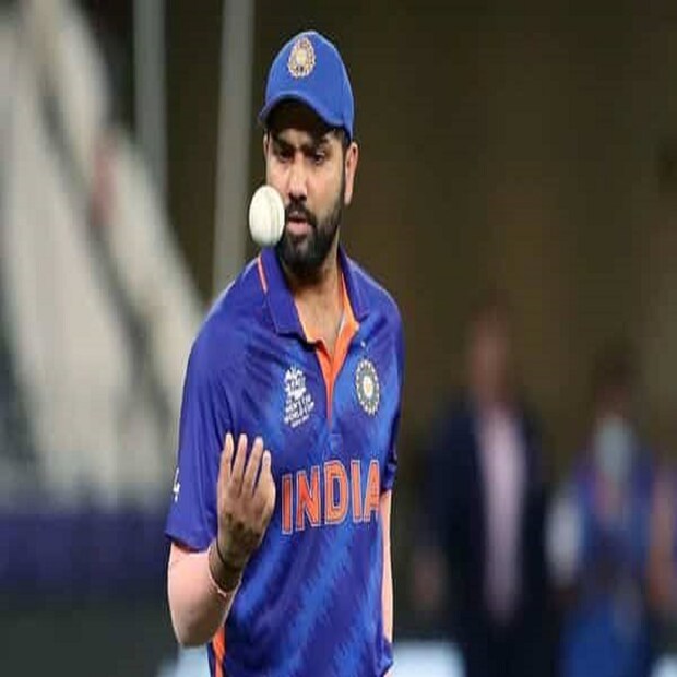 ২০২১ সালের ১৭ নভেম্বর ক্রিকেট জীবনের নতুন অধ্যায় শুরু করেছেন রোহিত শর্মা। এ দিনই প্রথম তিনি ভারতের পূর্ণ সময়ের অধিনায়ক হিসেবে মাঠে নামেন। নিউজিল্যান্ডের বিরুদ্ধে কুড়ি ওভারের ক্রিকেটে ৫ উইকেটে জয় পায় ভারত